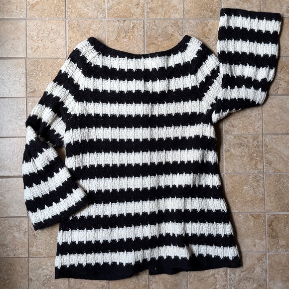 Anthropologie HWR Monogram Chunky Knit Striped Cardigan Black & White Size L EUC - Picture 3 of 16